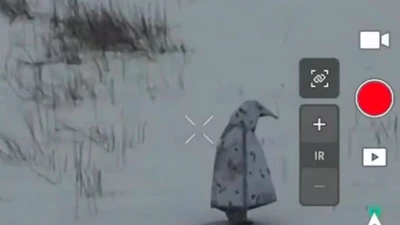 Binh sĩ Nga dùng bộ đồ ngụy trang "Chim cánh cụt" ở tiền tuyến