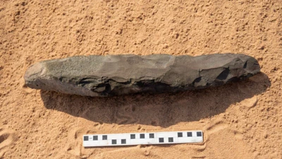 Khám phá công cụ đá 50.000 năm tuổi tại Ả Rập Xê Út