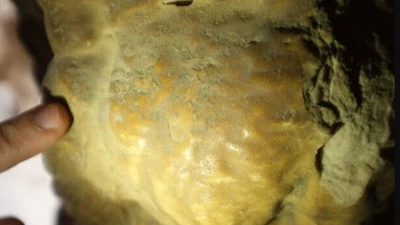 Phát hiện hang động bí ẩn tại Biển Chết với dòng chữ cổ 2.700 năm