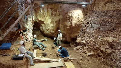 Phát hiện gây sốc về tổ tiên loài người tại hang động Sima del Elefante