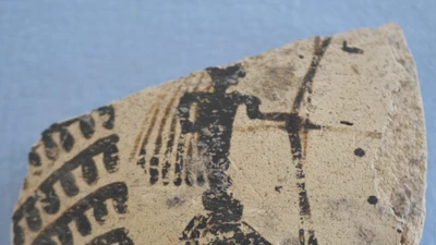 Gò Domuztepe hé lộ bí ẩn 3.000 năm: hình cung thủ và hiện vật cổ độc đáo