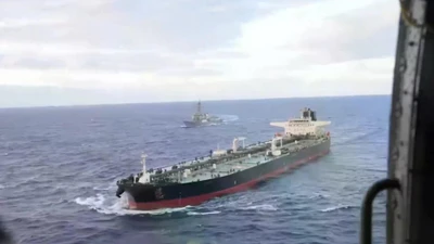 Mỹ tăng cường trừng phạt hàng hải, bắt giữ tàu dầu Venezuela trên biển