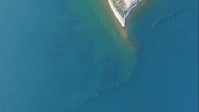 Hồ Hazar hé lộ kho báu lịch sử trong thành phố chìm