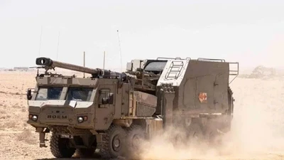 Pháo tự hành SIGMA 155 Roem của Pháo binh Lực lượng Phòng vệ Israel (IDF), trang bị pháo 155 mm tầm bắn tối đa khoảng 40 km, hệ thống nạp đạn tự động, kíp chiến đấu 3 người và khả năng tác chiến “bắn – cơ động” nhờ hệ thống chỉ huy, điều khiển số hóa. (Ảnh: Bộ Quốc phòng Israel)