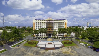 Đấu thầu tại Học viện Chính trị khu vực II: Giá dự thầu chênh lệch "bất thường" 