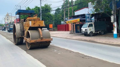 Khu Quản lý đường bộ I mở thầu: Công ty Minh Đức đối đầu Công ty Hoàn Hảo