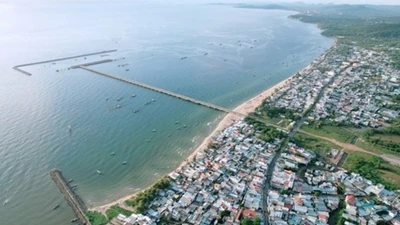 Nhà thầu Sách Thiết bị Kiên Giang trúng thầu dày đặc tại Ban QLDA Phú Quốc: Một sự trùng hợp? [Kỳ 2] 