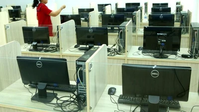 Vĩnh Long: Màn hình 21.45 inch và Tivi khách sạn trong gói thầu IB2500478937 gây tranh cãi [Kỳ 3] 