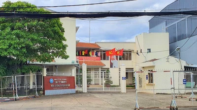 Cung cấp xe chở rác tại DVCI Gò Vấp: Công nghiệp Đức Long trúng thầu sát giá [Kỳ 1]