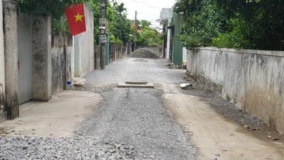 Cận cảnh gói thầu xây dựng đường thôn Quảng Long 8: Nhà thầu "quen" 428 trúng thầu