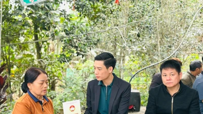 UBMTTQ tỉnh Lào Cai thăm hỏi gia đình nạn nhân vụ chìm tàu trên hồ Thác Bà