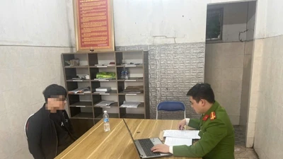 Tạt dung dịch tẩy bồn cầu vào mặt người tình vì chia tay bất thành