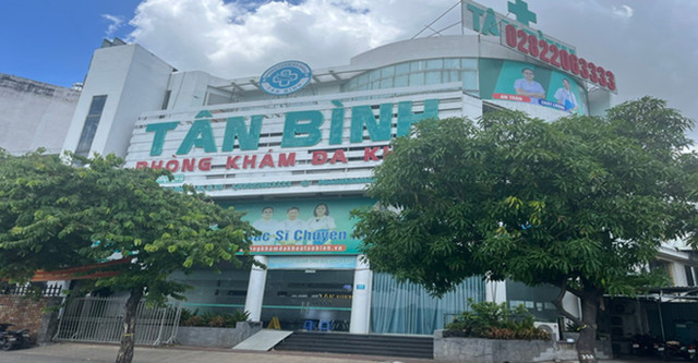 Thanh tra Sở Y tế từng tạm đình chỉ phòng khám thuộc Công ty TNHH Phòng khám Đa khoa Tân Bình để làm rõ những dấu hiệu bất thường. Ảnh: Sở Y tế