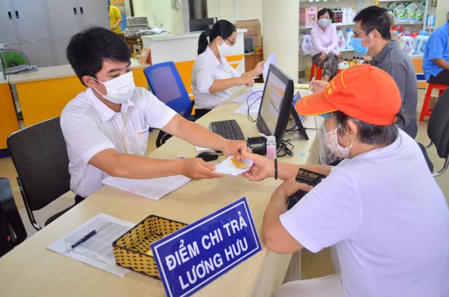 Thủ tục hưởng lương hưu đối với người tham gia bảo hiểm xã hội tự nguyện ( Ảnh minh hoạ )