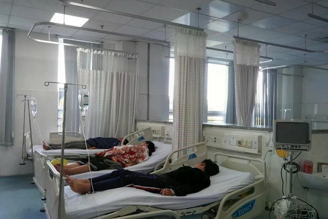 Nhiều người nhập viện sau khi ăn bánh mì ở Vũng Tàu. Ảnh: BVCC./ Nguồn Znew