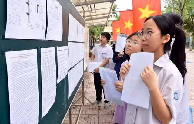 Tuyển sinh đầu cấp đang là mối quan tâm hàng đầu của nhiều gia đình. Ảnh minh họa/nguồn doisongphapluat.com.vn