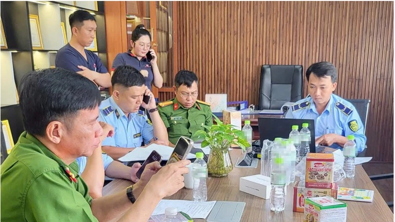 Phát hiện cơ sở bán hàng kém chất lượng trị giá 14 tỉ ở An Giang