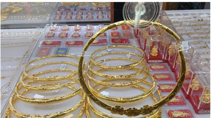 Đề xuất bán vàng 500 triệu đồng trở lên mới nộp thuế