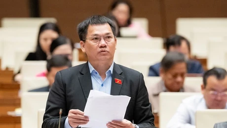 Đề xuất chính sách ưu đãi lương và điều kiện làm việc cho ngành y tế