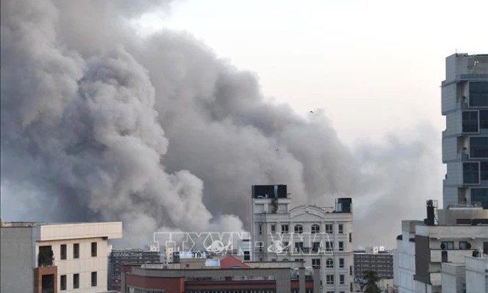 Các chuyên gia cho rằng những tổn thất về hạ tầng và quân sự mà Israel và Mỹ phải gánh chịu kể từ đầu tháng 3, là điều mà cả hai nước chưa từng phải chịu đựng trong nhiều năm. Tất nhiên, Iran cũng đang chịu tổn thất. Không quân Israel tiếp tục ném bom các thành phố của Iran với sự hỗ trợ của Mỹ. Khu công nghiệp của Tehran đã bị thiệt hại đáng kể.