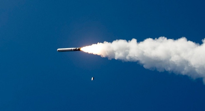 Trong khi đó, có khả năng Hà Lan sẽ mua tên lửa Tomahawk cho Ukraine. Vào tháng 4 năm nay, Mỹ và Hà Lan đã ký một thỏa thuận cung cấp cho Amsterdam 175 tên lửa này với giá 2,19 tỷ USD. Theo truyền thông phương Tây, chính phủ Hà Lan tuyên bố sẽ mua tên lửa Tomahawk Block IV/V để lắp đặt trên các khinh hạm và tàu ngầm của mình.