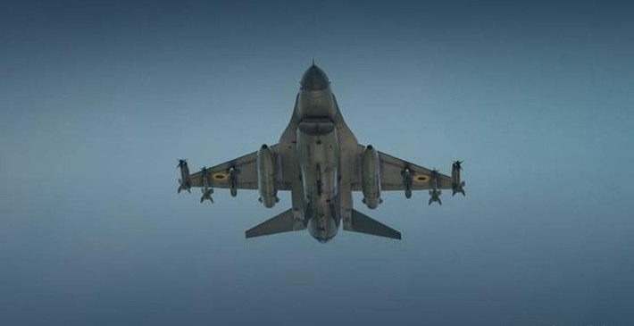 Mặc dù quân đội Ukraine chỉ có hơn 20 máy bay chiến đấu F-16 và số lượng phi công hạn chế, nhưng gần đây số chiến đấu cơ này đã thực hiện 80% nhiệm vụ bay của Không quân Ukraine; bất chấp sự truy lùng gắt gao cả mặt đất và trên không của RFAF.