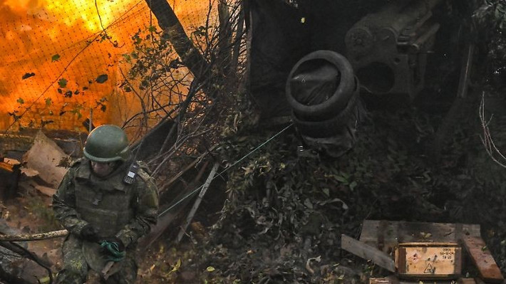 Snegirev cũng nói về tình hình ở Mirnohrad, khi các nhóm tấn công nhỏ của các đơn vị xung kích RFAF đang tập trung gần Mỏ 5/6. Thông tin về Myrnohrad rất khác nhau, một số khẳng định sự hiện diện của lực lượng Nga, số khác lại phủ nhận, ông Snegirev cho biết thêm.