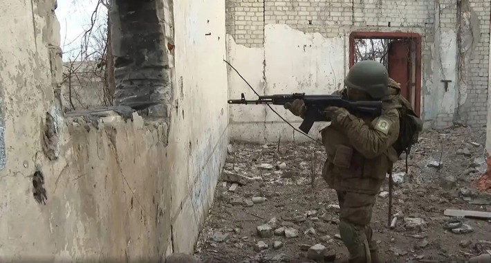 Viện Nghiên cứu Chiến tranh Mỹ (ISW), nhấn mạnh rằng vào năm 2026, RFAF sẽ tiếp tục sử dụng các mô hình chiến thuật mới, nhưng đã được thử nghiệm thành công. Mô hình này kết hợp những cải tiến về công nghệ và thay đổi trong chiến thuật tấn công.