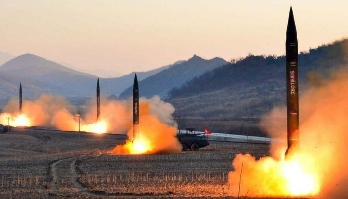 Nếu những bệ phóng hoặc kíp chiến đấu này bị phá hủy, việc thay thế chúng sẽ mất nhiều thời gian hơn so với việc thay thế chính các tên lửa. Tên lửa có thể được sản xuất hoặc dự trữ trong một khoảng thời gian, nhưng kíp chiến đấu và bệ phóng, cũng như mạng lưới vận hành hỗ trợ chúng, một khi đã bị phá hủy, sẽ không thể được xây dựng lại nhanh chóng.