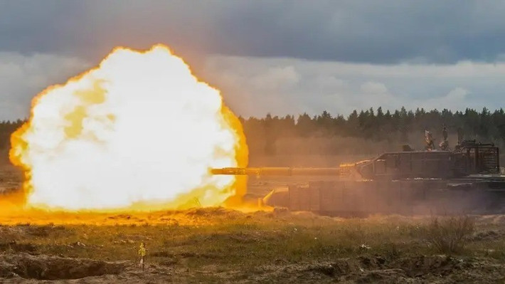 Như vậy, quân Nga đã hình thành một vòng vây hoàn chỉnh ở khu đô thị Myrnohrad, trận chiến chính tại đây sẽ bắt đầu sau khi quân Nga kiểm soát hoàn toàn khu đô thị Pokrovsk. Đương nhiên, quân Ukraine sẽ tìm cách thoát khỏi vòng vây, nhưng xét đến việc họ thiếu hụt nguồn cung, tổn thất nặng nề và số lượng lớn UAV FPV của Nga được triển khai, điều này sẽ rất khó khăn.