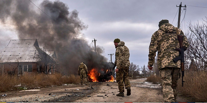 Còn bây giờ, Moskva cũng có lẽ không quan tâm việc quân quân Ukraine có ở Pokrovsk có đầu hàng hay không, vì thực ra mục tiêu chiến lược của Moskva ở Pokrovsk cơ bản đã đạt được. Còn AFU nên rút nhanh khỏi Pokrovsk để bảo toàn lực lượng, nếu không họ sẽ phải chịu thêm tổn thất nặng nề như ở Ugledar một năm trước đây, khi vòng vây của RFAF đang siết chặt.