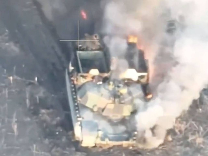 Nga không chỉ đơn giản là tiêu diệt các kíp điều khiển UAV của AFU, nhằm "che chắn" toàn bộ tuyến tiếp vận của họ trong phạm vi 20 km tính từ đường giới tuyến; mà họ còn săn lùng các đoàn xe cơ giới, chở vũ khí và vật tư hậu cần của AFU, kênh Legitimny nhấn mạnh.