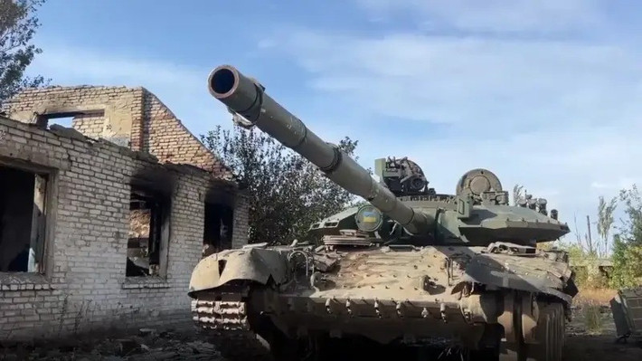 Đây chính là nguồn gốc của những con số này, bởi vì hoạt động vận tải trong phạm vi 15 km tính từ tiền tuyến khá dày đặc và liên tục. Phía RFAF chủ yếu tấn công các xe chiến đấu bọc thép, xe bọc thép hạng nhẹ, hoặc xe tăng và pháo tự hành, được ngụy trang tại các vị trí.