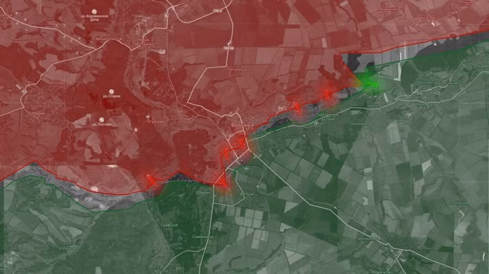 Các nguồn tin địa phương cho biết, quân đội Nga đã kiểm soát một số vị trí ở tiểu quận Kislovka từ phía tây nam thành phố Volchansk, bao gồm một nhà máy sản xuất toa xe lửa, một nghĩa trang và một khu công nghiệp; đồng thời cũng đã tiến đến ngoại ô làng Sinelnikovo.