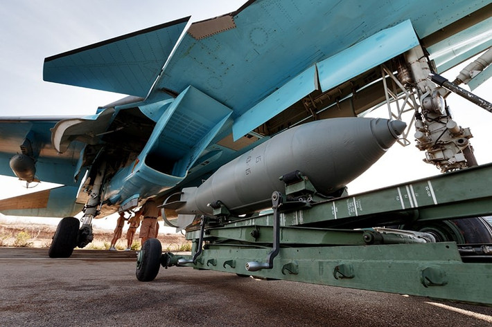 Hiệu suất của máy bay tiêm kích bom Su-34 không chỉ có tác động sâu sắc đến cuộc chiến tranh Nga-Ukraine mà còn mang lại những ý tưởng chiến thuật mới cho các cuộc chiến tranh quy mô lớn trong tương lai, khi khả năng chiến đấu hiệu quả, việc sử dụng số lượng lớn bom dẫn đường và năng lực sản xuất mạnh mẽ, sẽ là những lợi thế cốt lõi của các cuộc không kích của Nga.