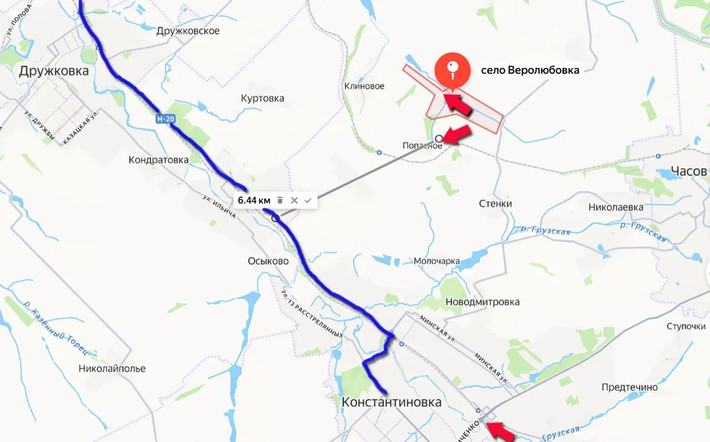 Đòn thọc sâu của RFAF tại phía tây Chasov Yar, đã rút ngắn khoảng cách từ vị trí tiền phương của họ, đến tuyến tiếp tế chính cho quân Ukraine đồn trú tại Kostyantynivka xuống còn 6,5 km. Đây chính là tuyến đường cao tốc N-20 Kramatorsk-Druzhkovka-Kostyantynivka; đoạn đường giữa Druzhkovka và Konstantinovka được đánh dấu trên mảnh bản đồ.