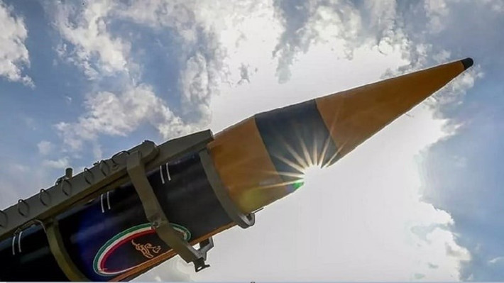 Nhưng theo luật sư người Iran Qassem Khodroj, dẫn lời truyền thông Iran cho biết, nếu Tổng thống Trump không tìm được nhà lãnh đạo Iran nào để đàm phán, thì người Mỹ có thể đàm phán với tên lửa đạn đạo hạng nặng Khorramshahr.