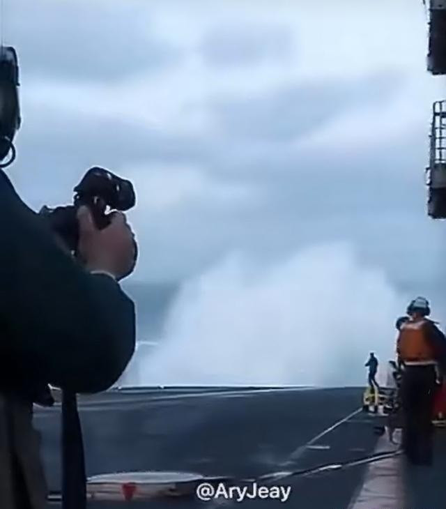 Các nhà phân tích tin rằng, các hoạt động quân sự cường độ cao đã làm các phi công Mỹ căng thẳng về thần kinh; ngay cả thuốc an thần cũng không hiệu quả. Một lý do khác cũng gây lo lắng cho các phi công Mỹ, là họ “không chắc chắn”, là liệu các hệ thống phòng của Iran đã bị tiêu diệt hoàn toàn hay chưa?