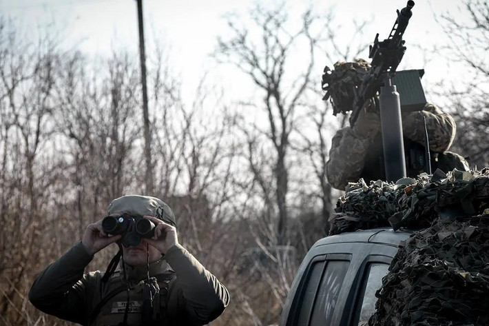 Các đơn vị xung kích của Lữ đoàn bộ binh cơ giới số 5 thuộc Tập đoàn quân 51, Cụm quân trung tâm tiếp tục thắt chặt vòng vây quanh Myrnohrad. Bên trong thành phố, cuộc tấn công vẫn tiếp tục diễn ra ở tiểu khu Vostochny, phía nam và hướng về tiểu khu Zapadny.