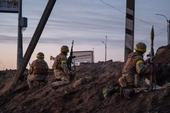 Lực lượng phối hợp của AFU và lực lượng Vệ binh Quốc gia Ukraine tiếp tục tổn thất trong các trận đánh với Tập đoàn quân 51 RFAF tại khu vực Nikanorovka - Suvorovo - Rodinske. Sau khi tổn thất lớn về bộ binh, cuối cùng AFU đã thiết lập được quyền kiểm soát tạm thời đối với một số khu vực cục bộ ở phía bắc thị trấn Rodinske.