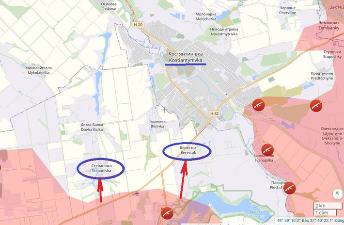 Ngoài ra, RFAF cũng đã tấn công tuyến đầu gần các làng Berestok và Stepanivka, phía nam Konstantinovka. Đây là khu vực phòng thủ vững chắc nhất, khi AFU dựa vào 4 ngôi làng, tạo thành một khu vực phòng thủ kiên cố. Động cơ của Bộ Tổng tham mưu RFAF tại đây khá rõ ràng, cầm chân lực lượng Kiev, trong thế trận giằng co.