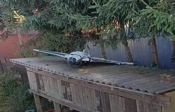 Khoảng cách này đã được thể hiện rõ trong một sự cố gần đây, khi 20 UAV mồi nhử giá rẻ Gerber của Nga “bay lạc” vào Ba Lan, thì chi phí phòng thủ đã cao gấp nhiều lần so với chính cuộc tấn công. Việc bắn hạ chỉ bốn trong số những UAV Gerber đó đã tốn kém gấp khoảng 245 lần giá của chúng, đó là chỉ tính riêng chi phí về vũ khí. (Nguồn ảnh Al Jazeera, Kyiv Post, Wikipedia).