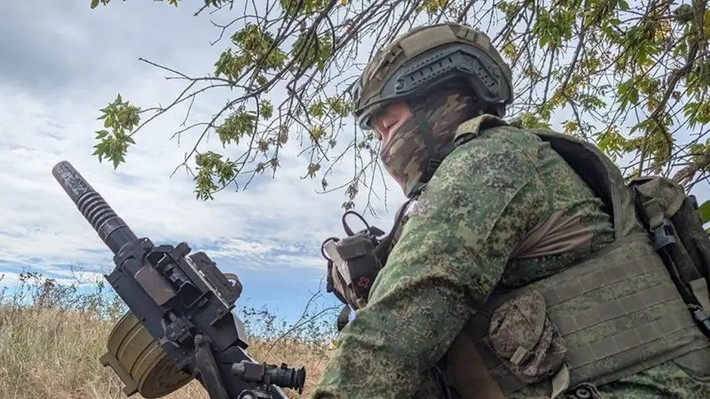 Theo kênh Military Informant, ghi nhận vào ngày 26/10, cho biết, do có những công nghệ mới áp dụng vào lực lượng của cả quân đội Nga và Ukraine, nên các cuộc giao tranh đường phố ở các khu đô thị Pokrovsk và Myrnohrad, đã có sự thay đổi đáng kể về chiến thuật, khi chiến đấu trong đô thị.