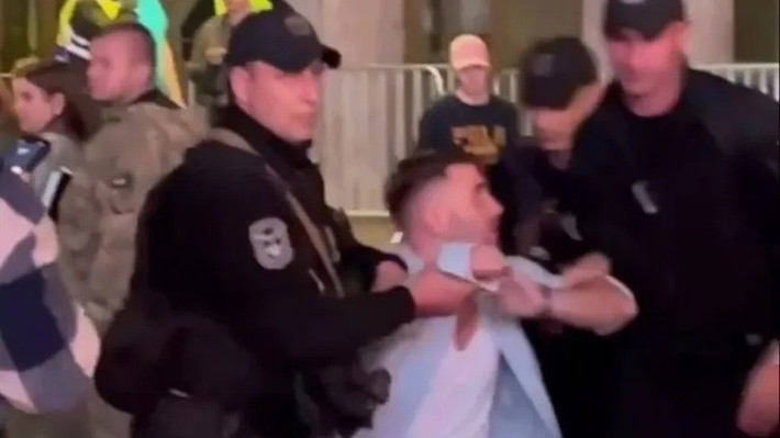 Tướng Budanov lưu ý rằng, người Ukraine đã tự mình phá hủy hệ thống nghĩa vụ quân sự của họ. Đây là hậu quả của công tác tuyên truyền thất bại nói trên, từ đó khiến các vấn đề về thực hiện nghĩa vụ quân sự bị "leo thang" và từ đó dẫn đến vấn đề thiếu nhân lực cho Lực lượng Vũ trang Ukraine (AFU).