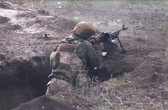 Vào đầu tháng 9, khi Quân đoàn 1 của Azov thay thế Cụm quân Pokrovsk AFU trên khu vực mặt trận này, qua nắm tình hình, họ ra thông báo: “Hơn 3.000 quân Nga, xe tăng, xe chiến đấu bộ binh và pháo binh đang tham gia vào cuộc đột phá”. Nhưng hiện giờ, không phải là “nhóm phá hoại và trinh sát người Nga” nữa, mà là cả lữ đoàn với vài nghìn quân.