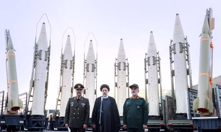 Bản thân Kansian tin rằng hiện nay, kho tên lửa tấn công của Iran lớn hơn nhiều lần so với kho tên lửa đánh chặn của hệ thống phòng không và phòng thủ tên lửa của Mỹ và các đồng minh. Military Watch cũng cho biết, trên thực tế, Mỹ bắt đầu cuộc chiến này với kho vũ khí tên lửa phòng không đã bị suy giảm nghiêm trọng.