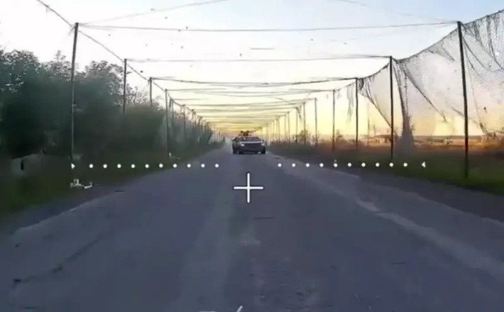 “Cuộc chiến ở Pokrovsk là một cuộc chiến về tiếp tế hậu cần", một binh sĩ Ukraine nói với The Times. Điều đó càng làm gia tăng nhu cầu sử dụng phương tiện mặt đất không người lái để đảm nhiệm vận tải tiền tuyến, giảm rủi ro cho con người.