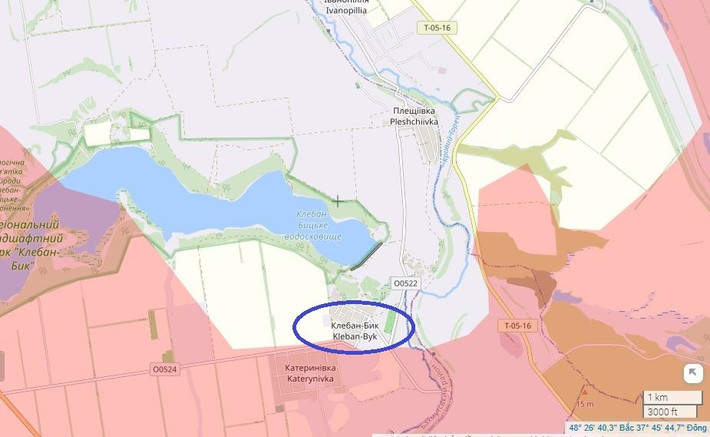 Ngôi làng Kleban-Byk và là cứ điểm cuối cùng của AFU ở phía nam, cũng như khu vực gần đập ở bờ đông, đang bị RFAF tấn công dữ dội bằng hỏa lực. RFAF đang tấn công các rừng cây trồng dọc con đường phía tây bắc Katerinovka. Giao tranh cũng tiếp diễn ở sườn phía đông của hướng này, tại khu vực Nikolaevka, Chervonoe và Maiskoye.