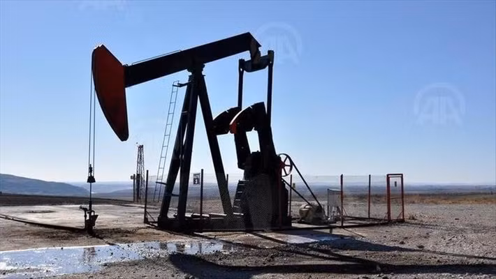 Theo truyền thông Ai Cập đưa tin, Gulf Keystone, một công ty dầu khí hoạt động tại Iraq, đã tạm ngừng hoạt động tại mỏ dầu Sheikhan ở vùng Kurdistan của Iraq (đây là mỏ có trữ lượng dầu lớn nhất của Iraq), trong bối cảnh tình hình leo thang ở Trung Đông; mặc dù Iran hoặc các lực lượng ủy nhiệm của họ không tấn công mỏ dầu này.