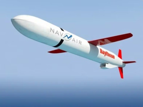 Bám vào lập luận là tên lửa Tomahawk có thể mang đầu đạn hạt nhân, thay vì đối đầu trực diện với Mỹ, Moskva đã khéo léo lợi dụng bản chất "không rõ ràng (mơ hồ)" của chính tên lửa Tomahawk, biến viện trợ quân sự khu vực, thành rủi ro hạt nhân toàn cầu; theo giới phân tích, phong cách đáp trả của Nga thực sự rất thông minh.